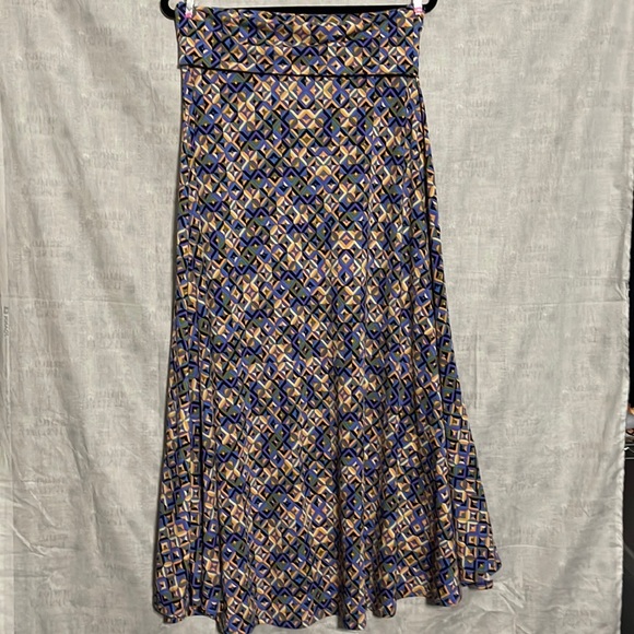 Lularoe medium long stretchy spandex poly skirt - Picture 6 of 8